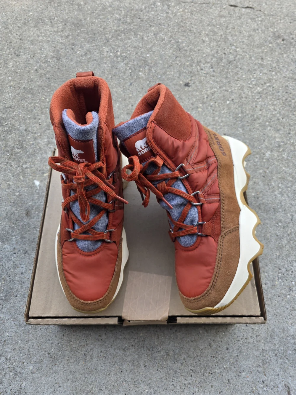Sorel Kinetic Impact Sneaker Women Size 7